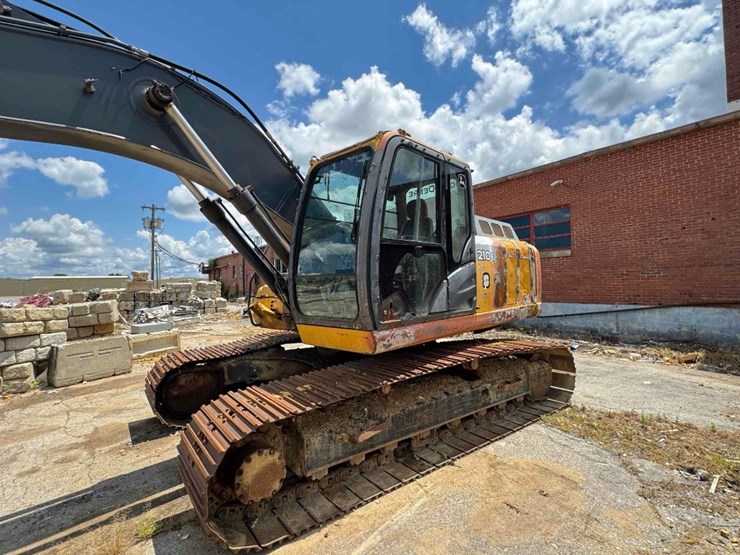 2014-deere-210g-lc-image-2