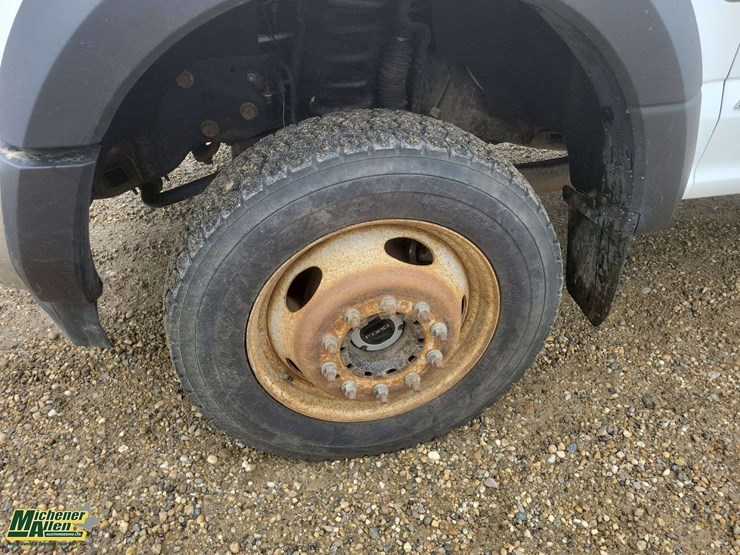 2018-ford-550-image-23