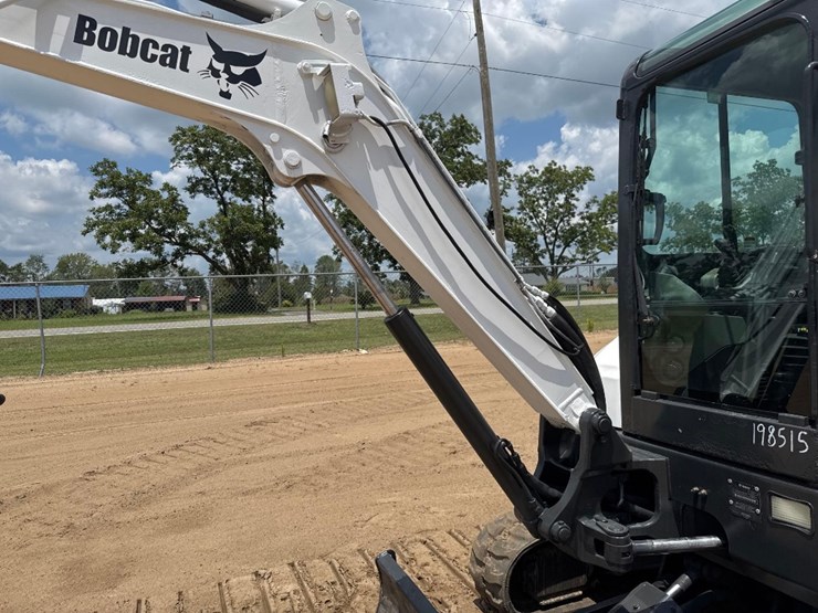 2015-bobcat-e35-image-21