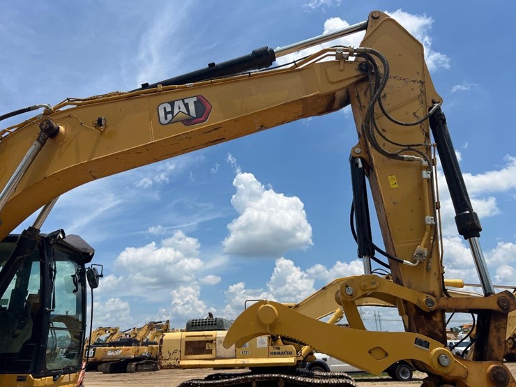 2022-caterpillar-335-image-25