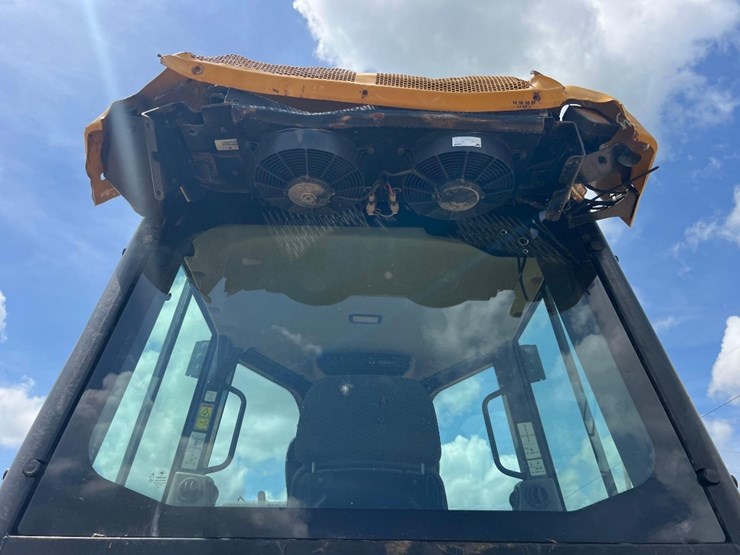2021-caterpillar-d3-lgp-image-17