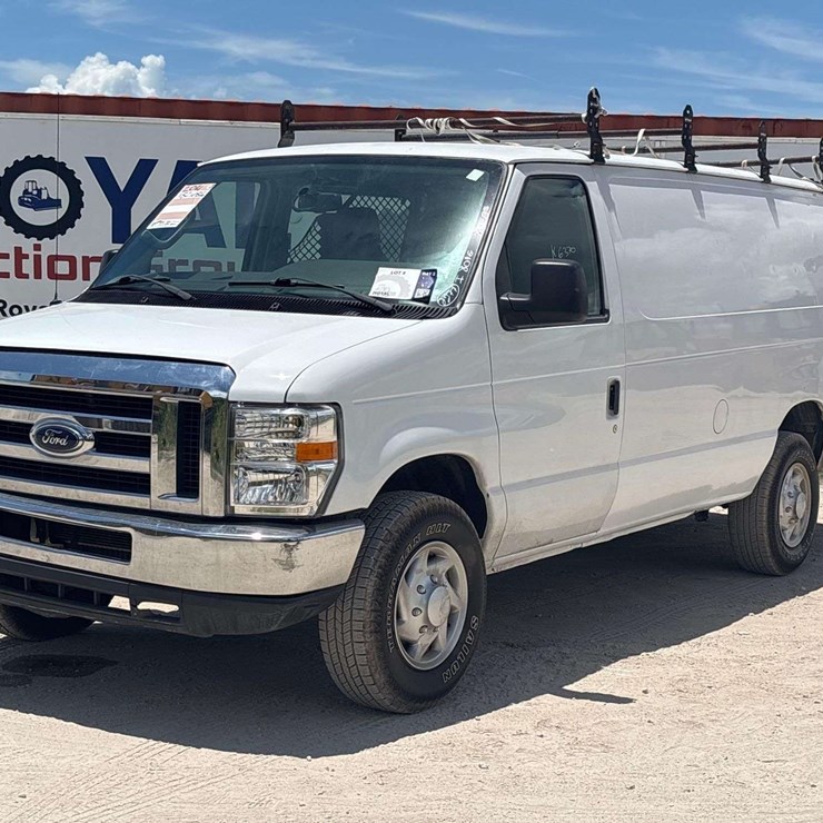 2014 FORD CARGO
