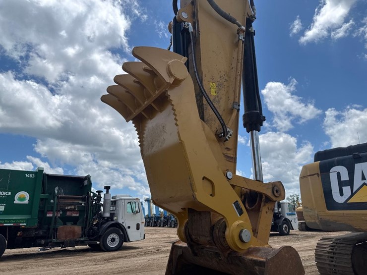 2015-caterpillar-336fl-image-25