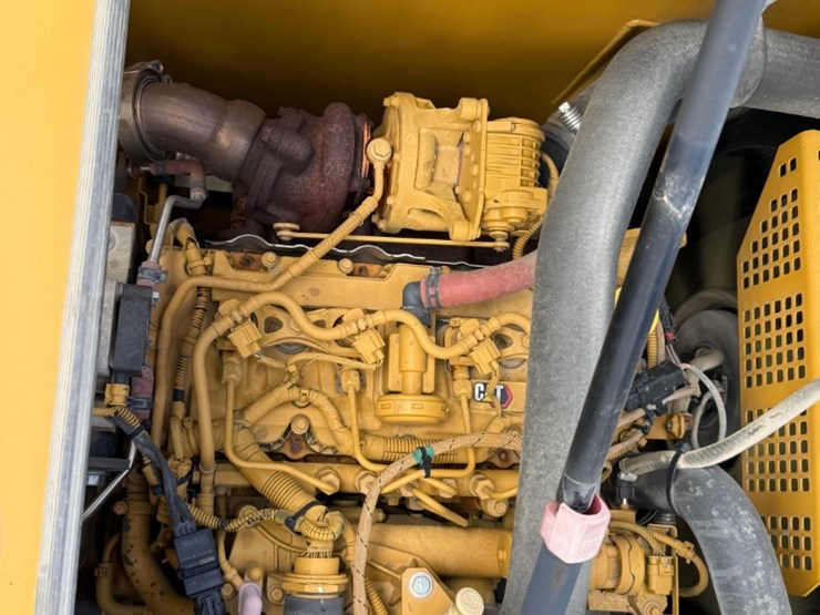 2021-caterpillar-313gc-image-25
