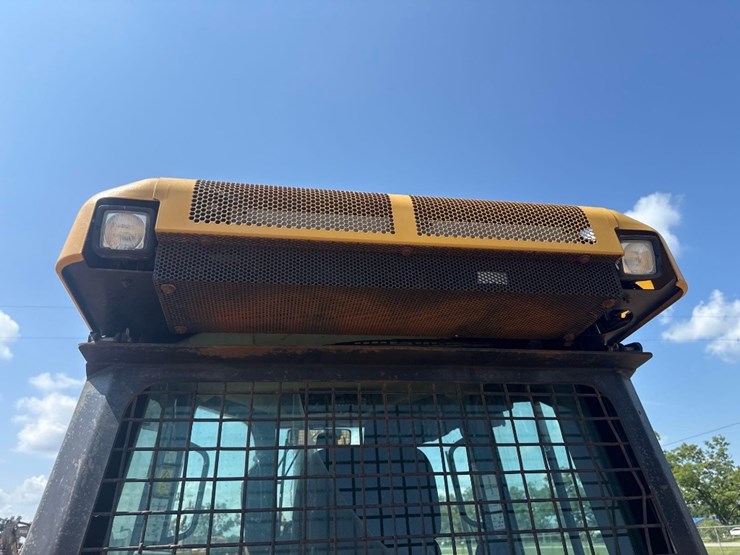 2016-caterpillar-d5k2-lgp-image-20