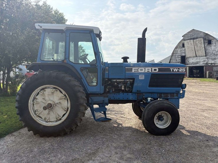 1988-ford-tw25-image-4