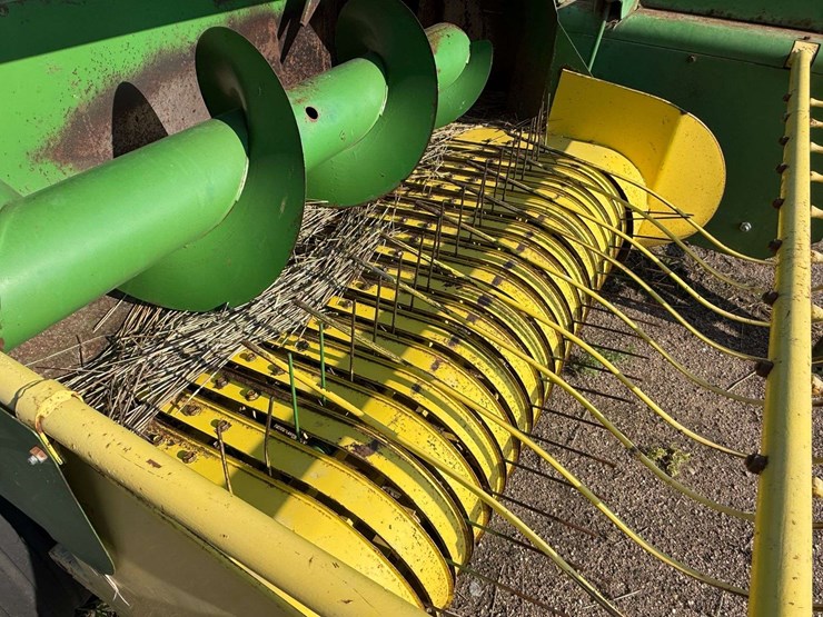 john-deere-336-image-15