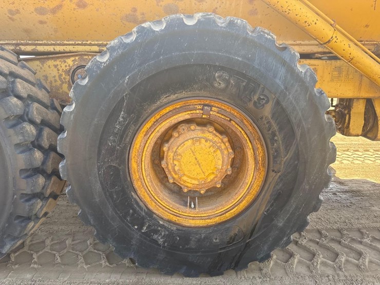1998-caterpillar-d250e-image-12