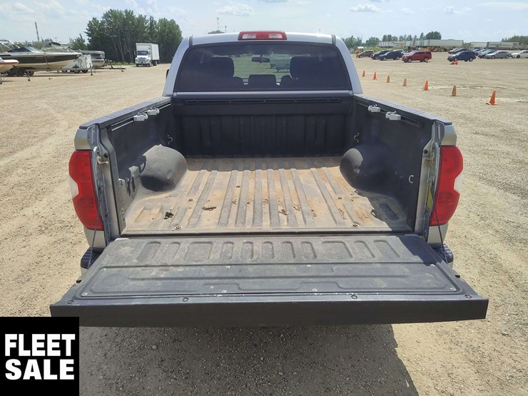 2017-toyota-tundra-image-17