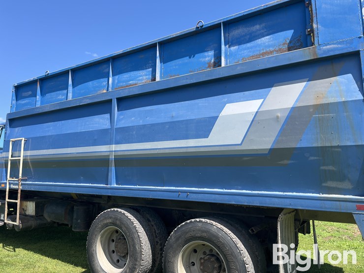 1984-international-f2375-t/a-silage-truck-image-18