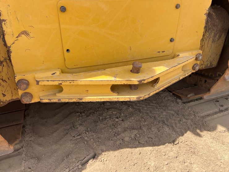 2021-caterpillar-d3-lgp-image-15