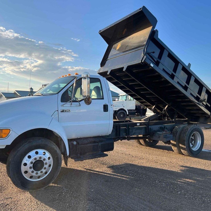 2009 FORD F750