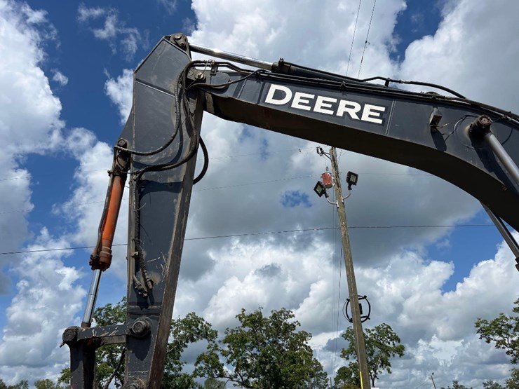 2012-deere-350g-lc-image-21
