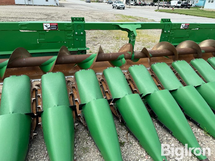 2021-john-deere-c18r-image-9