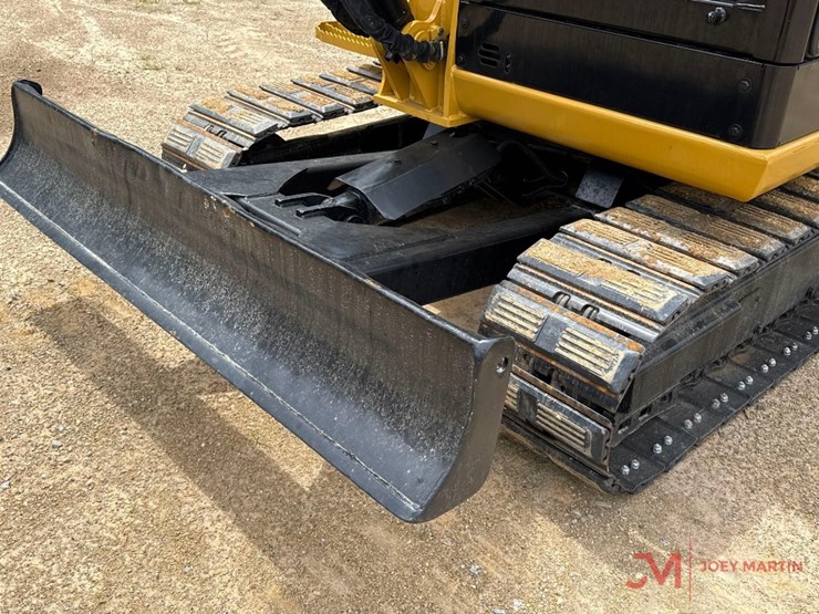 2021-caterpillar-305-image-9