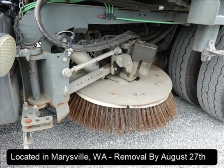 2015-elgin-broom-bear-image-8