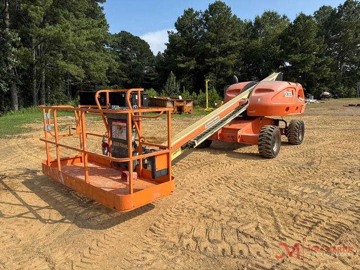 2014-jlg-400s-image-2