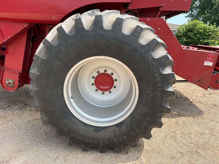1990-case-ih-1680-image-38
