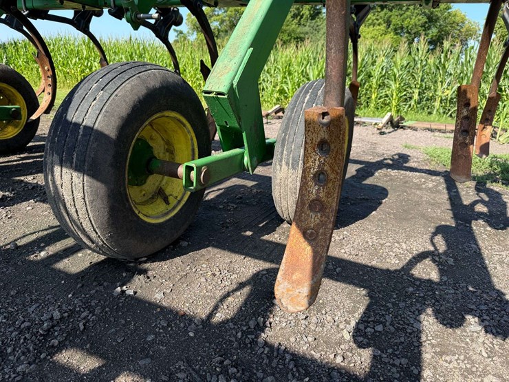 john-deere-680-image-35
