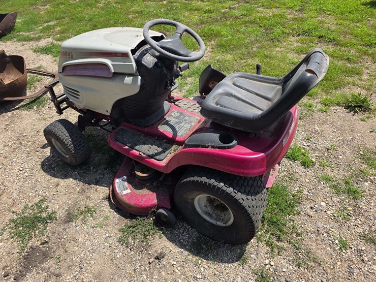 white-lt1850-hydrostatic-lawn-mower-for-parts,-18hp-briggs-and-stratton-engine,-untested,-selling-fo-image-6