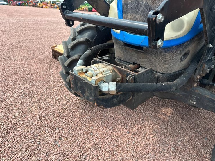 2017-new-holland-t5.110-image-36