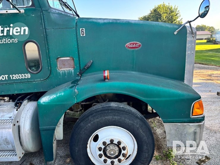 1993-peterbilt-377-image-42