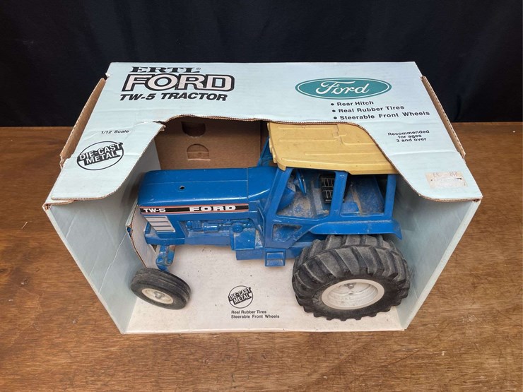 1/12-ford-tw-5-nib-ertl-image-5