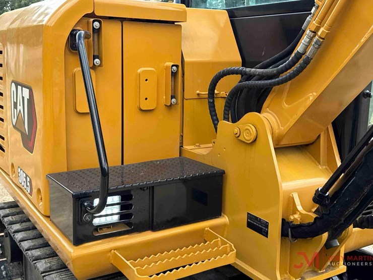 2021-caterpillar-305.5-image-29