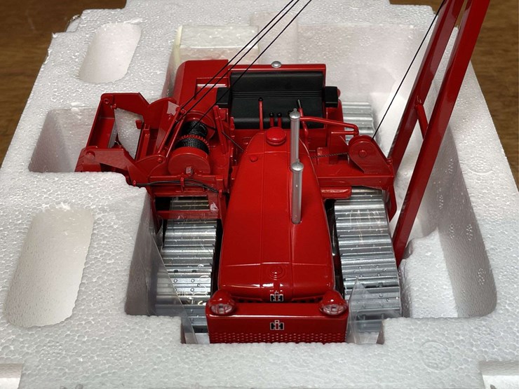 1/25-ih-td24-crawler-w/superier-pipe-layer-nib-sc-image-6