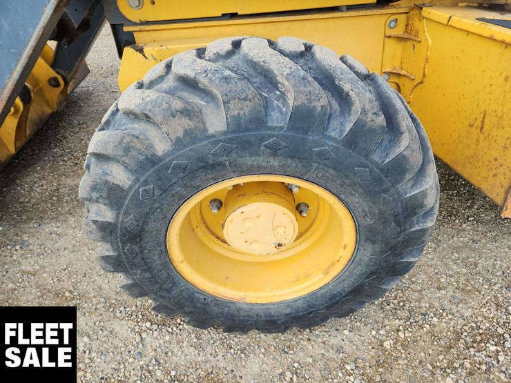 2013-deere-410k-image-26