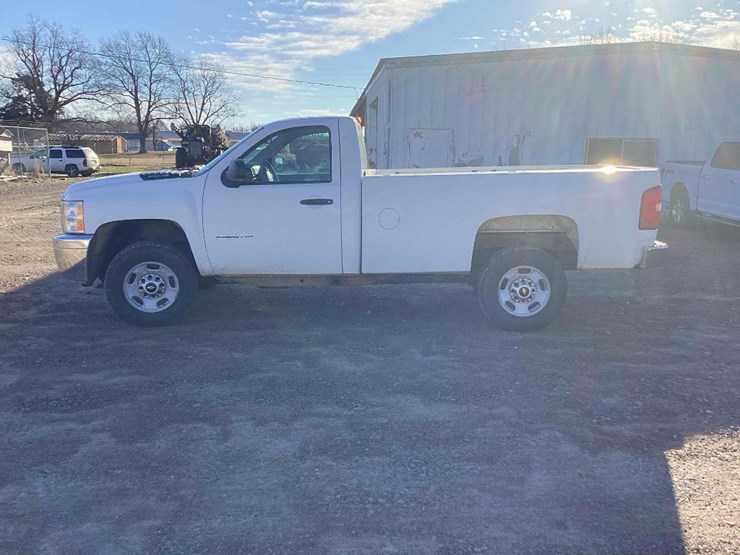 2013-chevrolet-silverado-2500-image-9