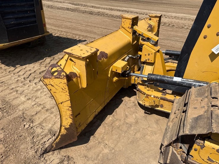 2016-caterpillar-d5k2-lgp-image-9