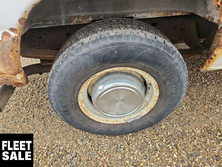 2005-ford-cargo-image-27