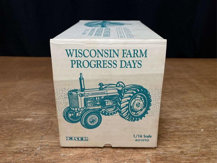 1/16-ih-650-1995-wisconsin-nib-ertl-image-15