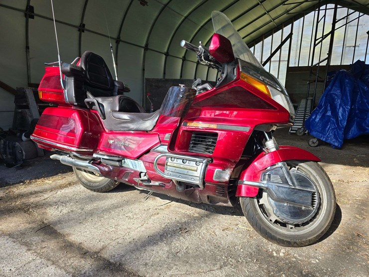 1996-honda-goldwing-gl1500se,-101,566-miles,-am/fm/tape,-air-ride,-new-front-and-rear-tires,-works-a-image-2