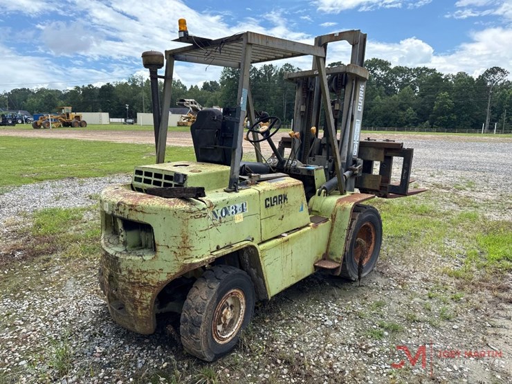 clark-c500-ys6500-straight-mast-forklift-image-2