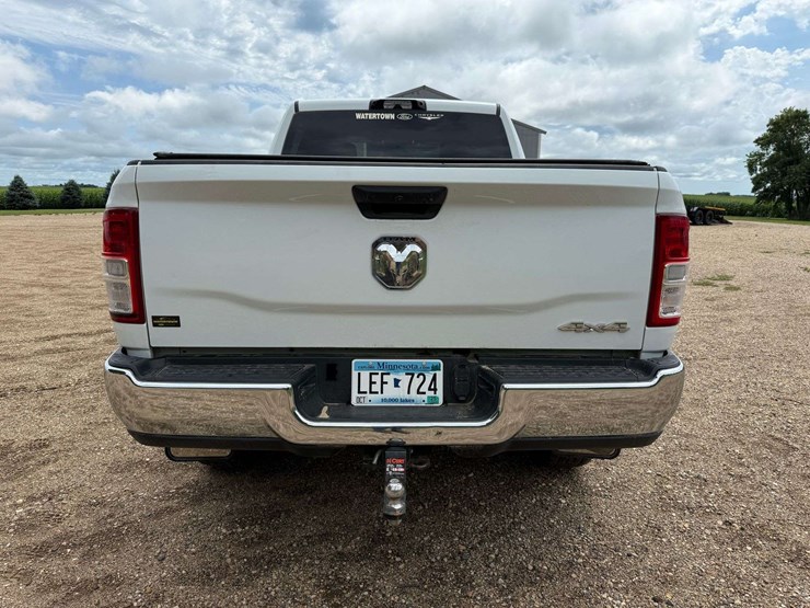 2024-ram-2500-tradesman-image-4
