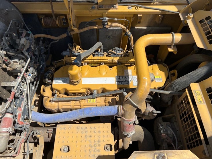 2015-caterpillar-336fl-image-36