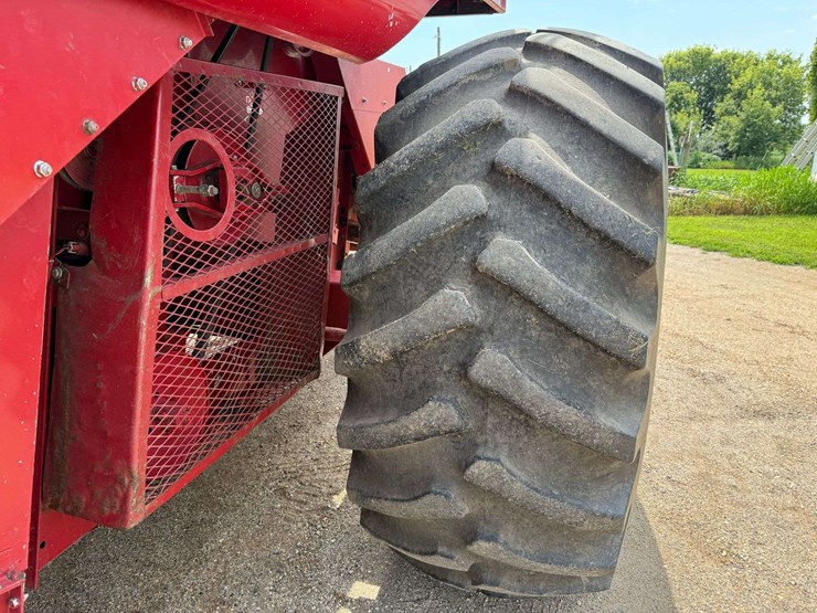 1990-case-ih-1680-image-36