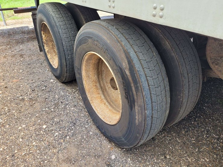 2010-utility-reefer-trailer-image-4