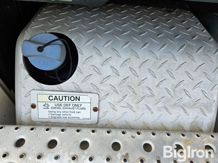 2012-freightliner-cascadia-125-image-11