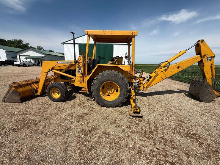 john-deere-310d-image-12