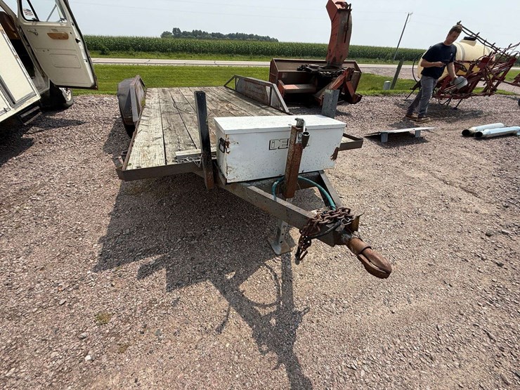 smaller-flatbed-trailer,-76”-x-16’-long,-tandem-axle,-toolbox-in-front,-215/60r15-tires,-*has-title-image-4