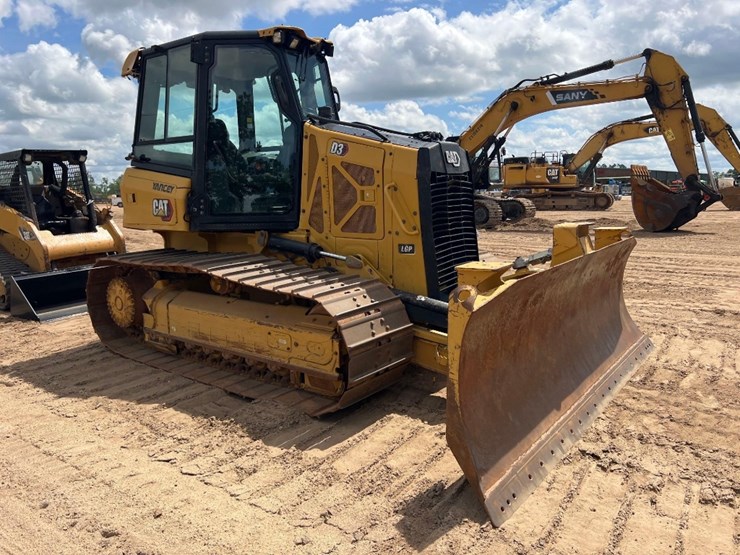 2021-caterpillar-d3-lgp-image-6