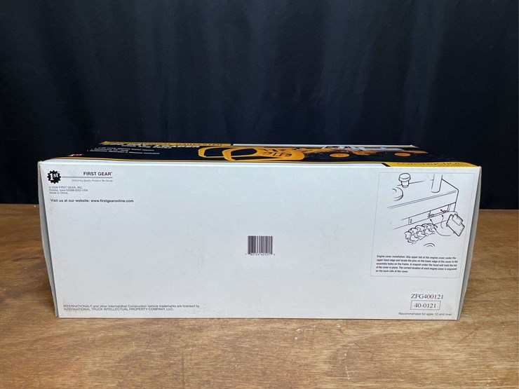 1/25-ih-560-pay-loader-nib-1st-gear-image-16