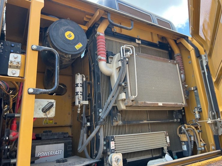 2013-caterpillar-320el-image-22