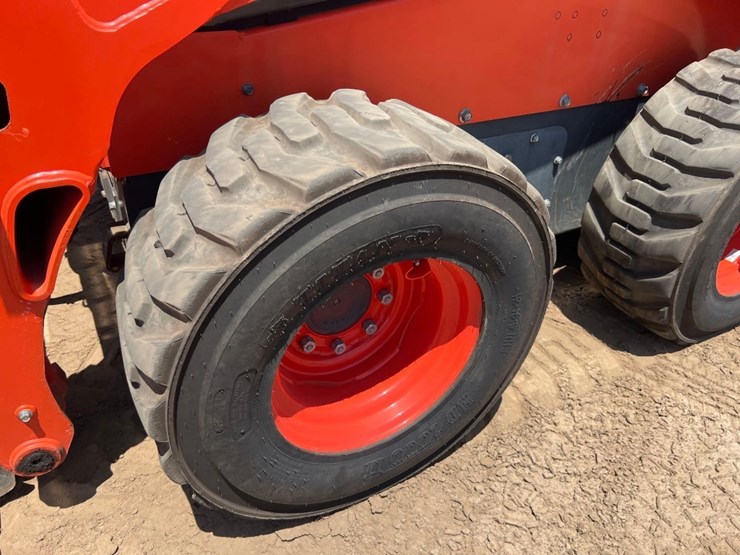 2020-kubota-ssv75-image-9