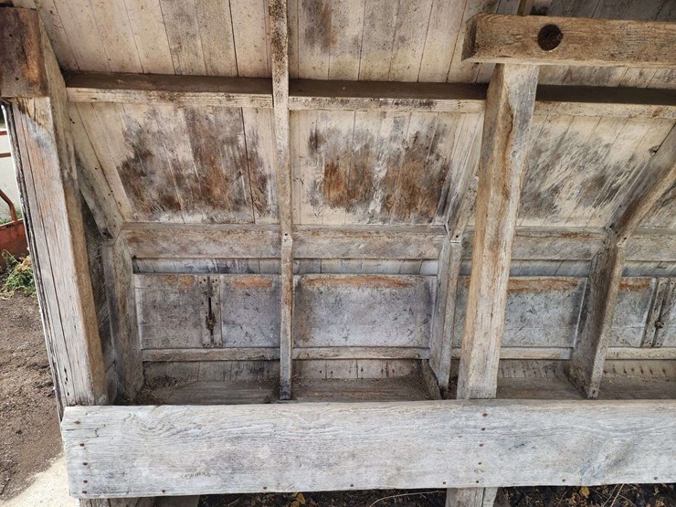 calf/cattle-self-feeder,-approx-18’-x-7’-x-10’-tall,-holds-approx-6-tons-*loading-is-available-image-6
