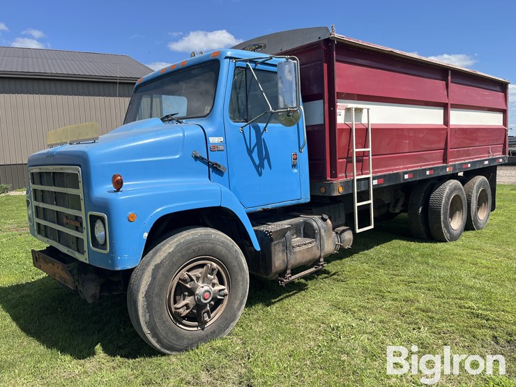 1987-international-2375-s-series-t/a-grain-truck-image-1