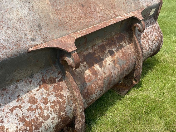 volvo-98"-payloader-bucket-image-7